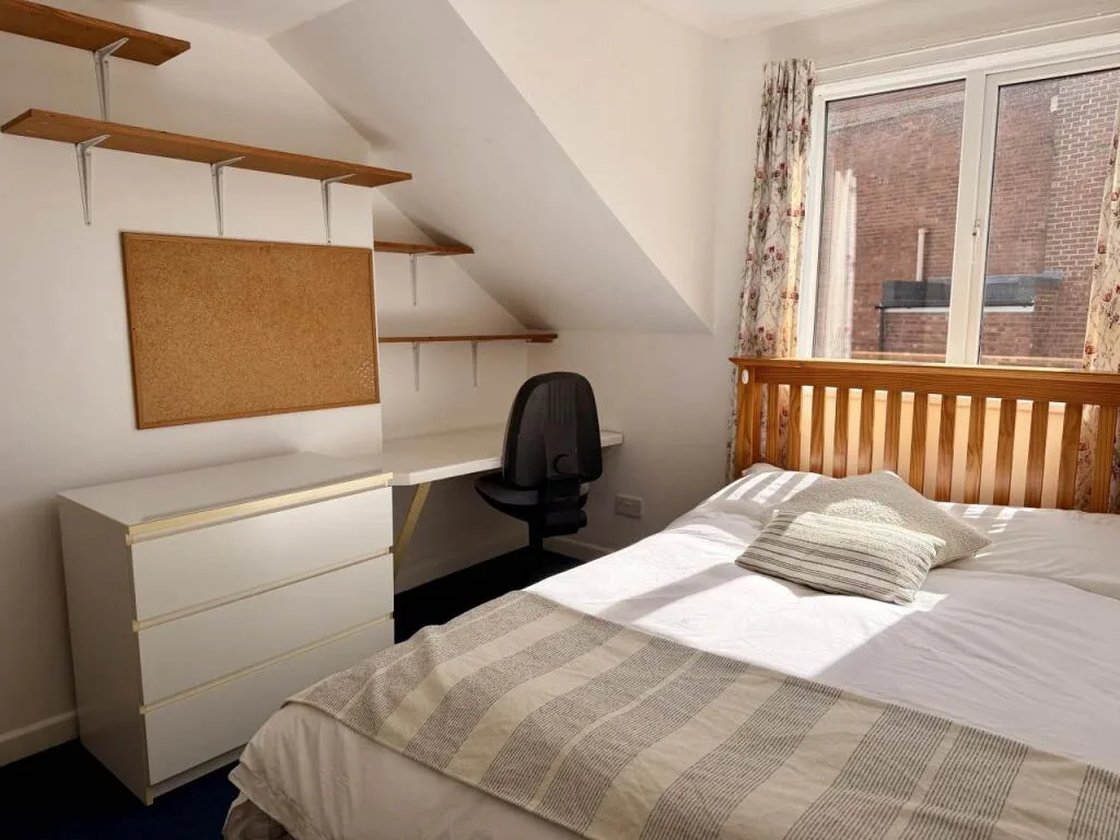 6 bedroom house for rent