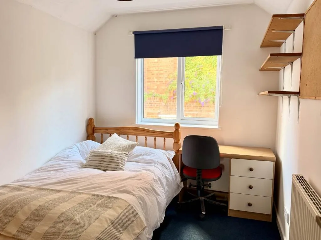 6 bedroom house for rent