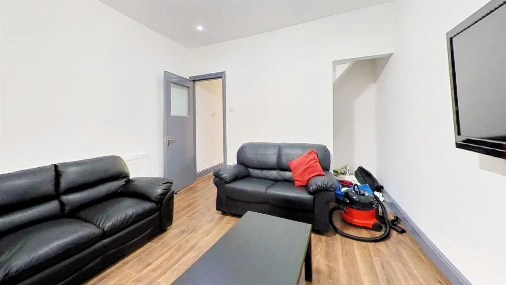 7 bedroom house for rent