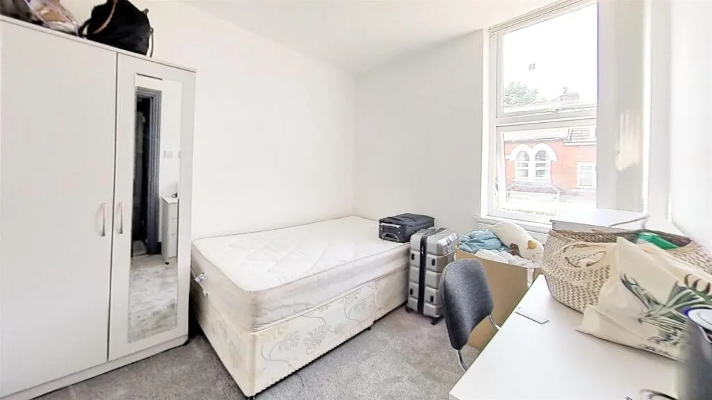 7 bedroom house for rent