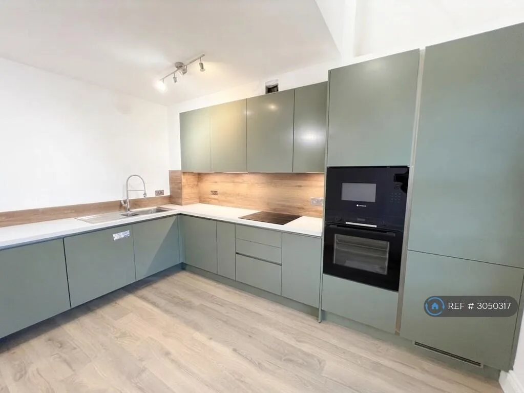 4 bedroom flat for rent