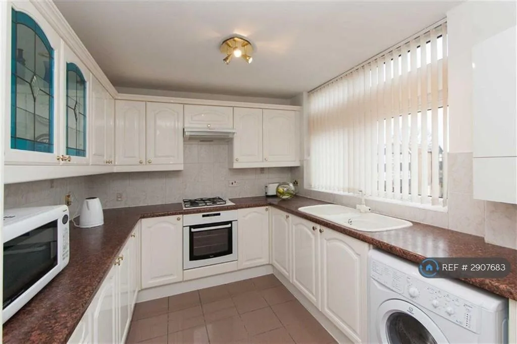 3 bedroom flat for rent