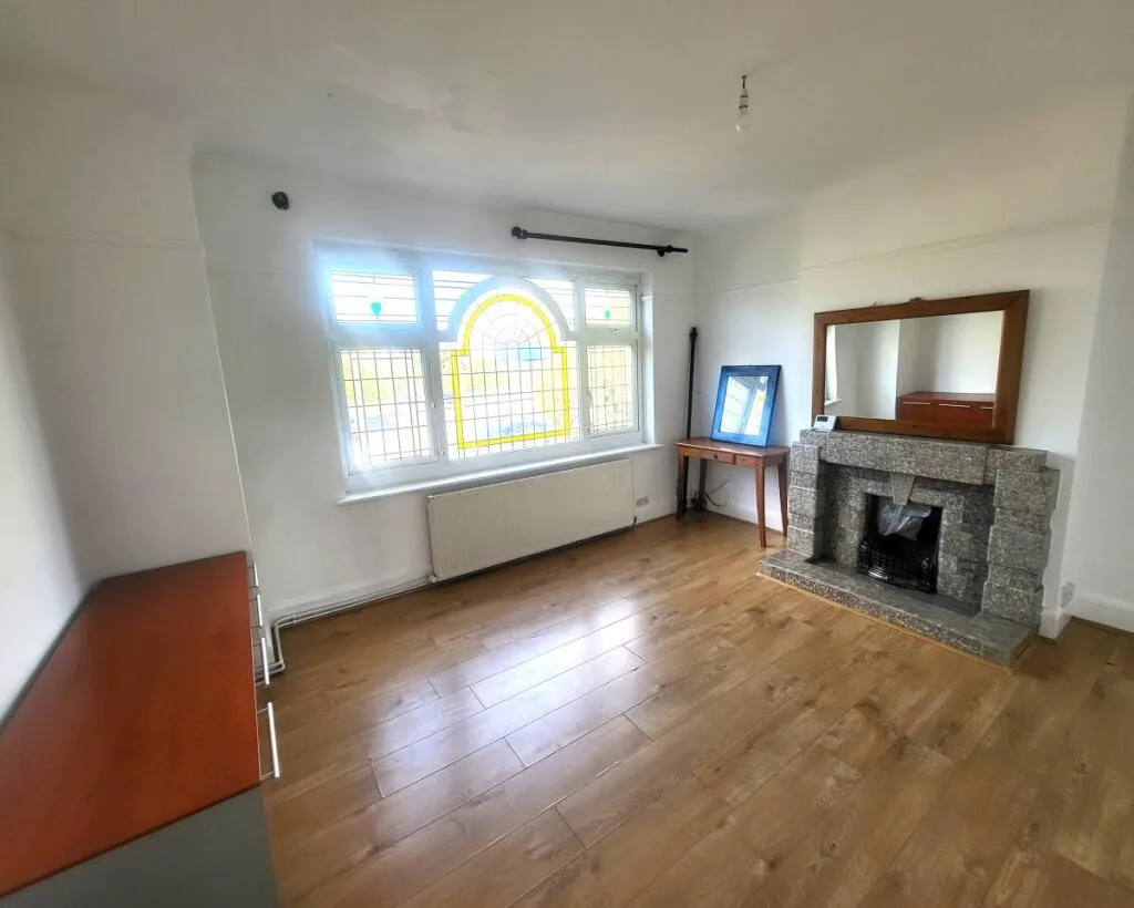 2 bedroom maisonette for rent
