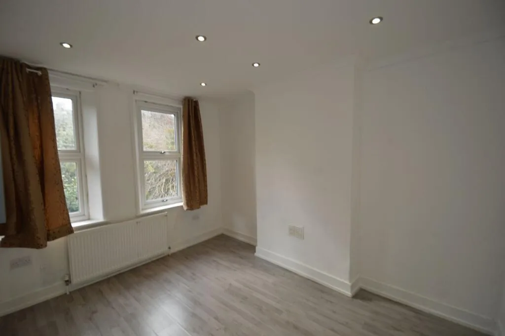 4 bedroom detached house for rent