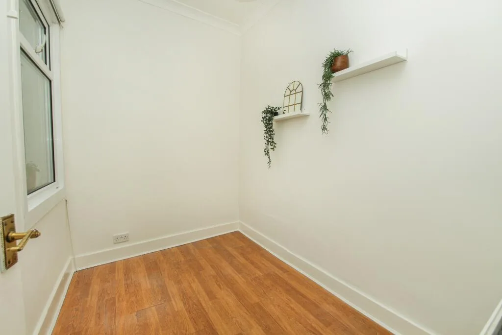 2 bedroom ground floor flat for rent