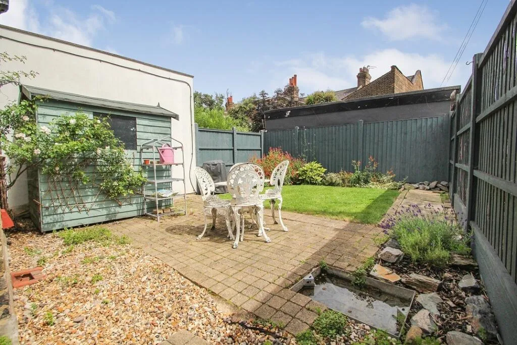 2 bedroom ground floor flat for rent