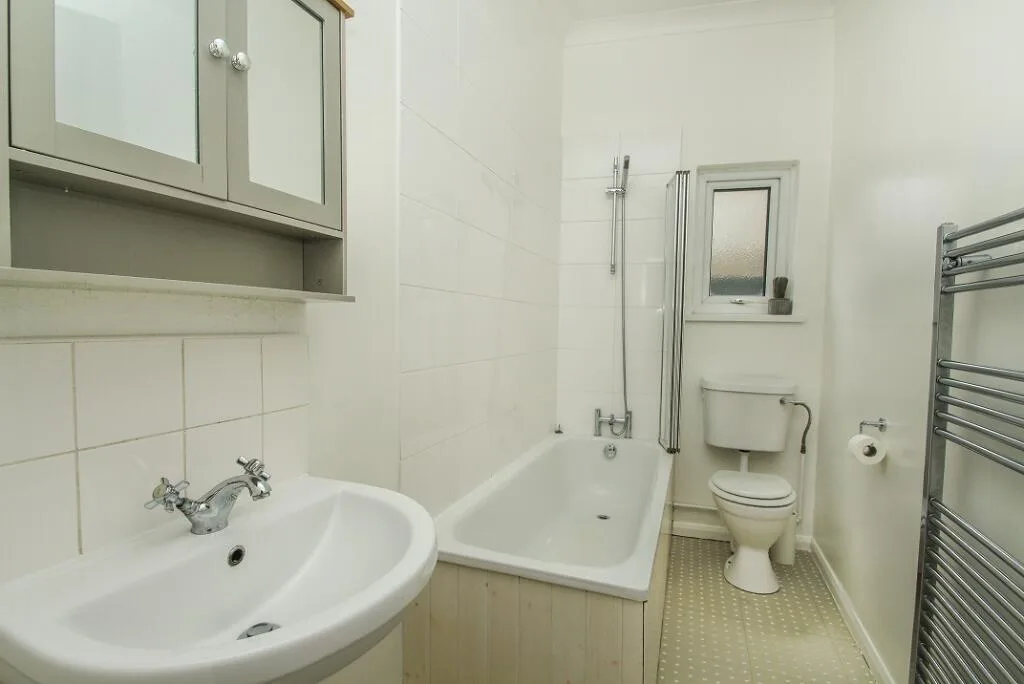 2 bedroom ground floor flat for rent