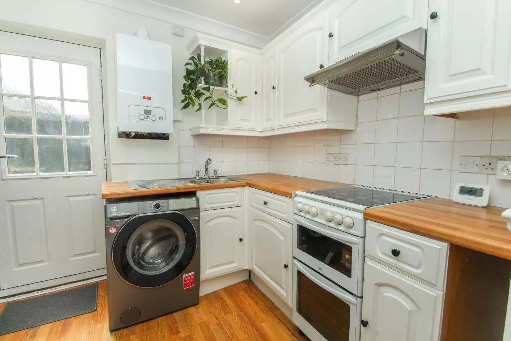 2 bedroom ground floor flat for rent
