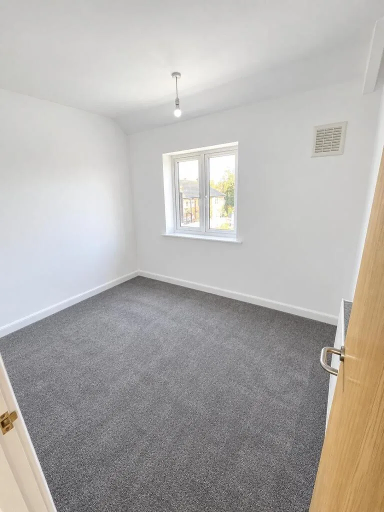 4 bedroom semi-detached house for rent