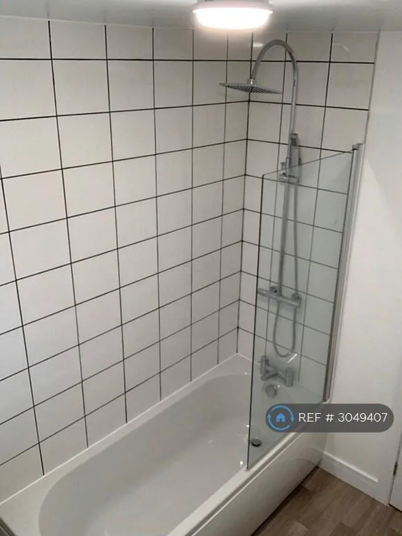 3 bedroom semi-detached house for rent