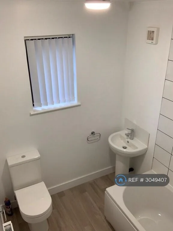 3 bedroom semi-detached house for rent