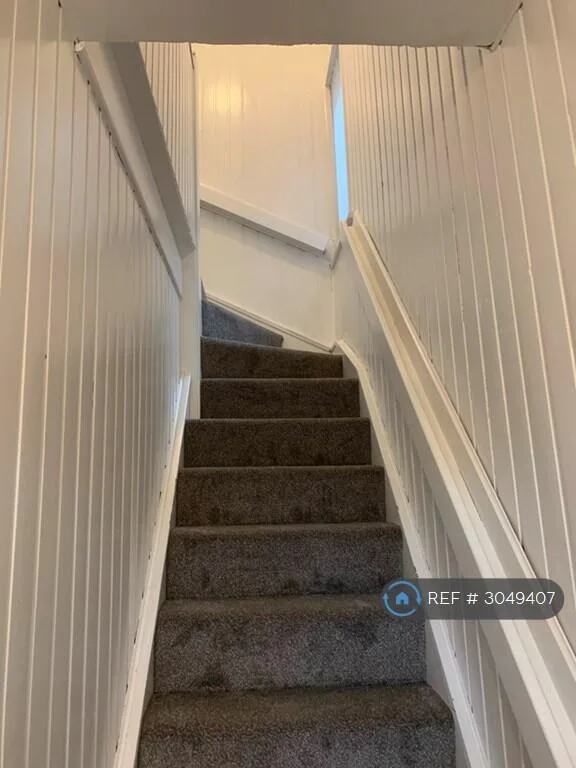 3 bedroom semi-detached house for rent