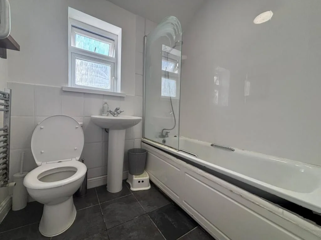 2 bedroom house for rent