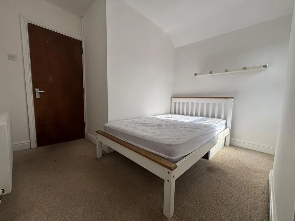 2 bedroom house for rent