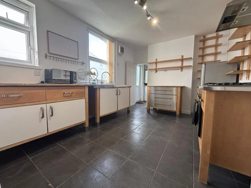2 bedroom house for rent