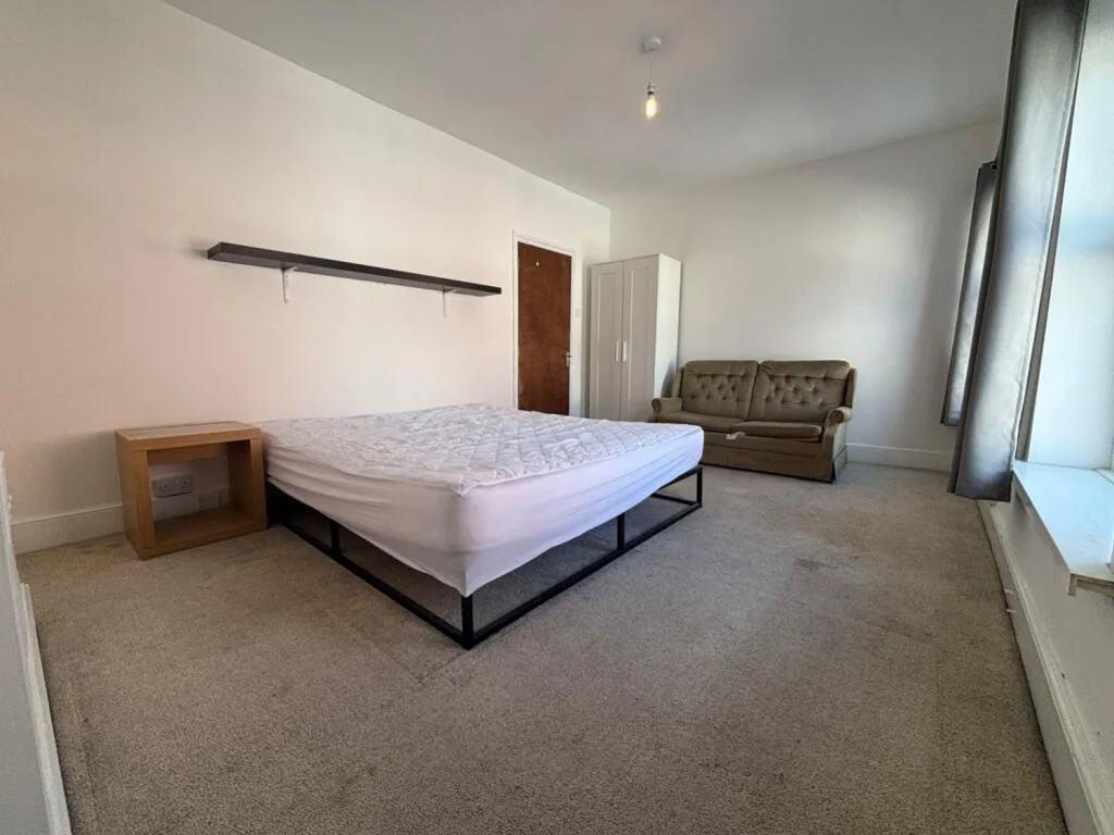 2 bedroom house for rent
