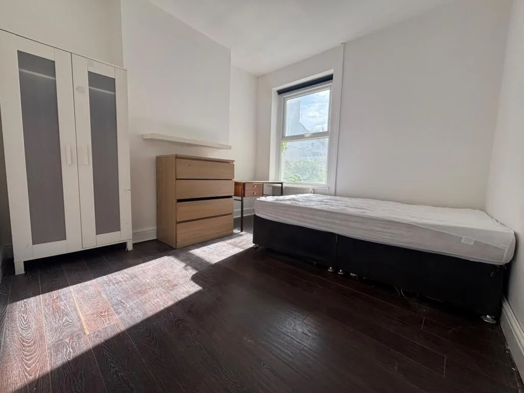 2 bedroom house for rent