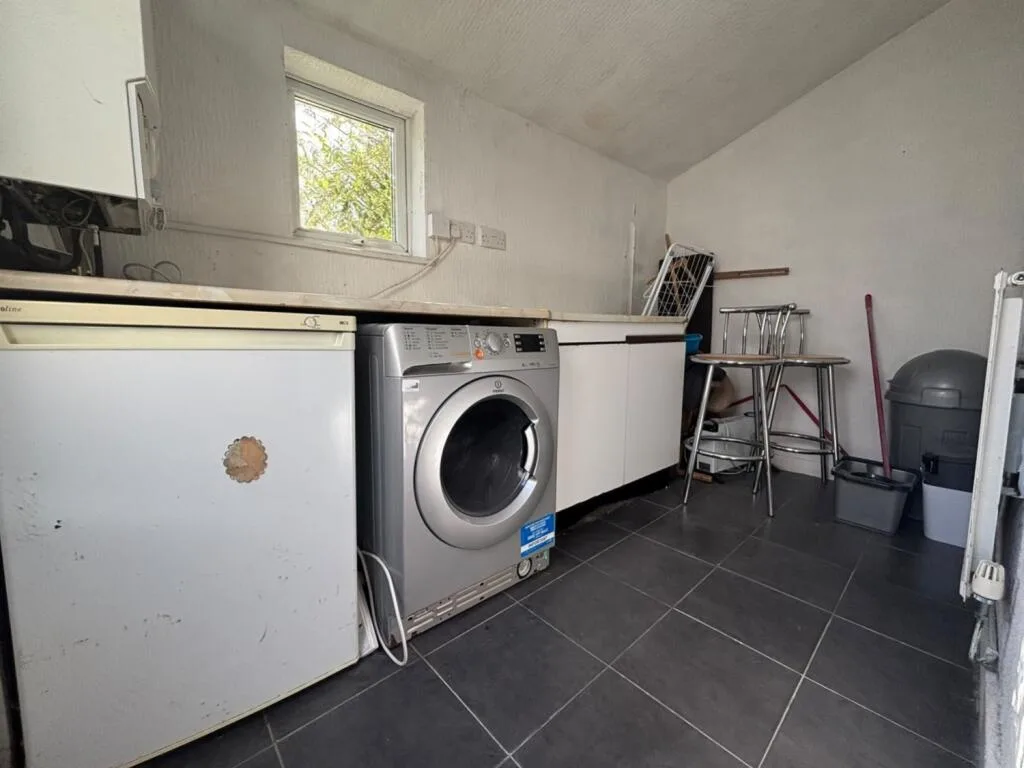 2 bedroom house for rent