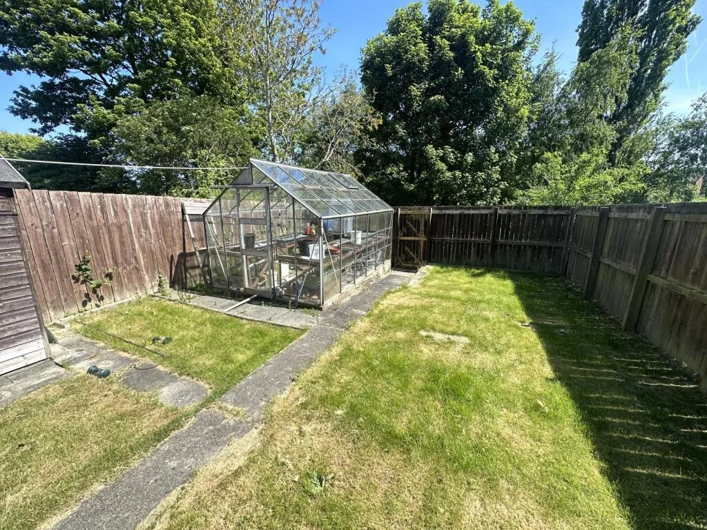 2 bedroom semi-detached house for rent