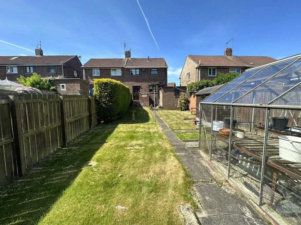 2 bedroom semi-detached house for rent