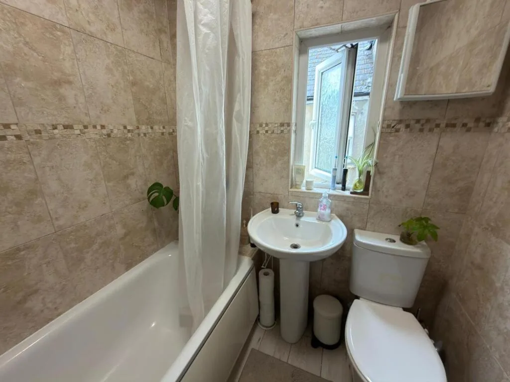 6 bedroom terraced house for rent