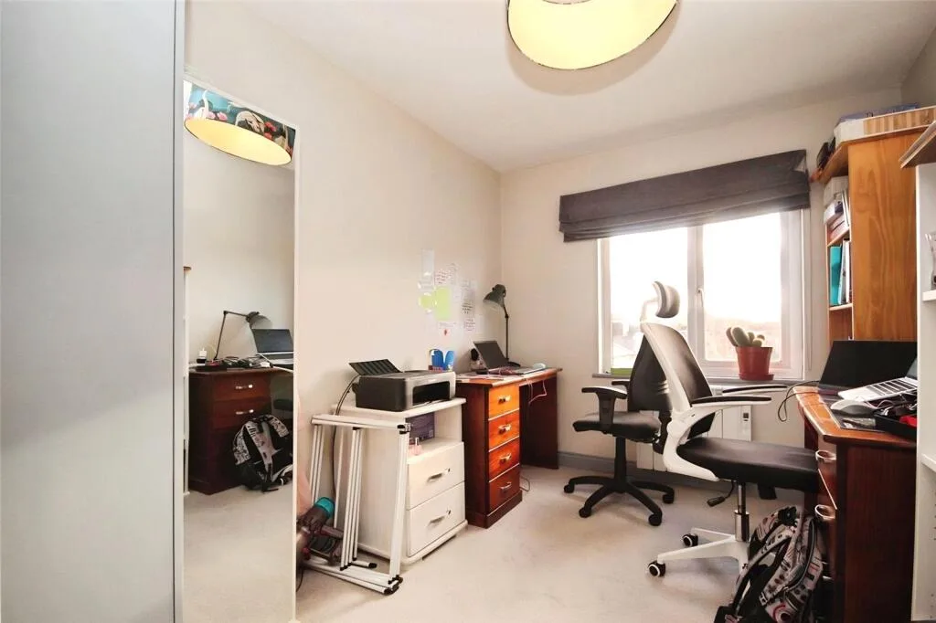 2 bedroom maisonette for rent