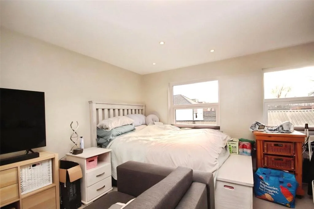 2 bedroom maisonette for rent