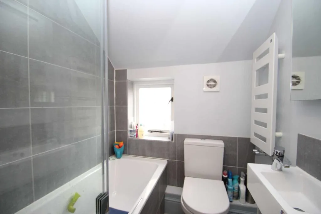 4 bedroom house for rent