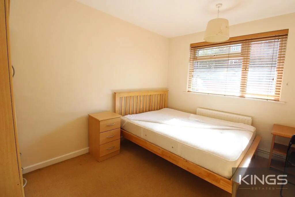 2 bedroom ground floor flat for rent