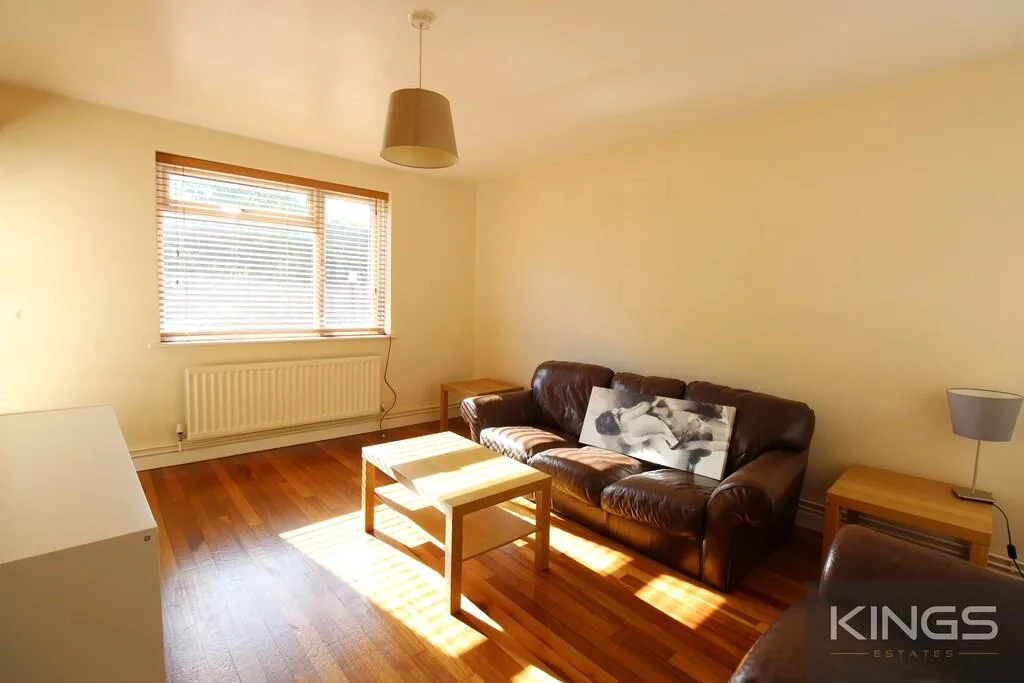 2 bedroom ground floor flat for rent