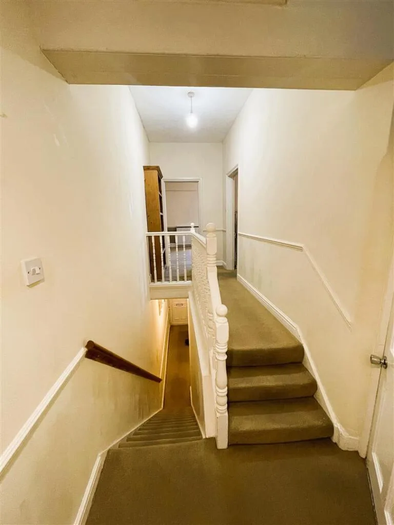 2 bedroom maisonette for rent