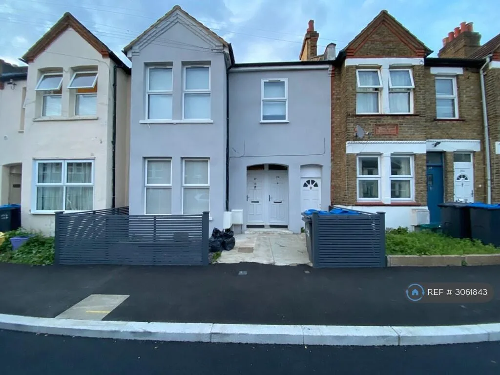 3 bedroom maisonette for rent