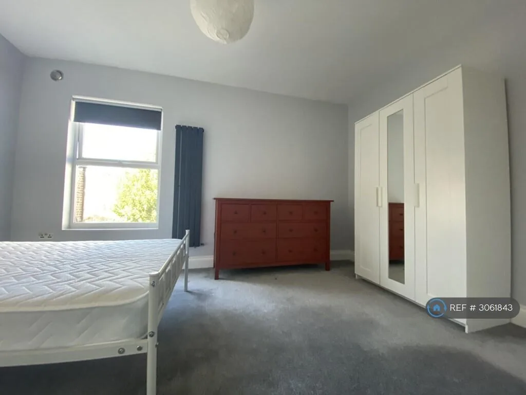 3 bedroom maisonette for rent