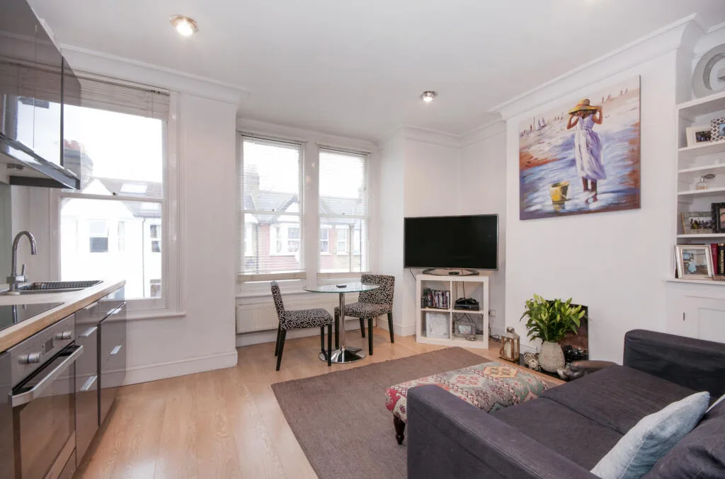 2 bedroom flat for rent