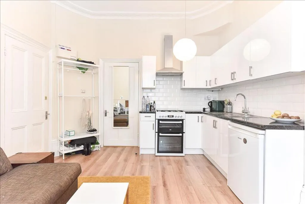 Studio flat for rent