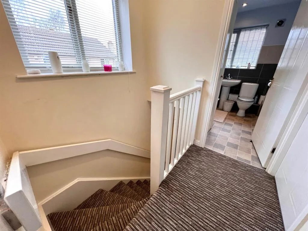 3 bedroom semi-detached house for rent