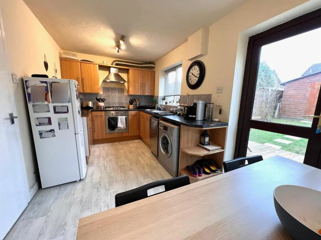 3 bedroom semi-detached house for rent