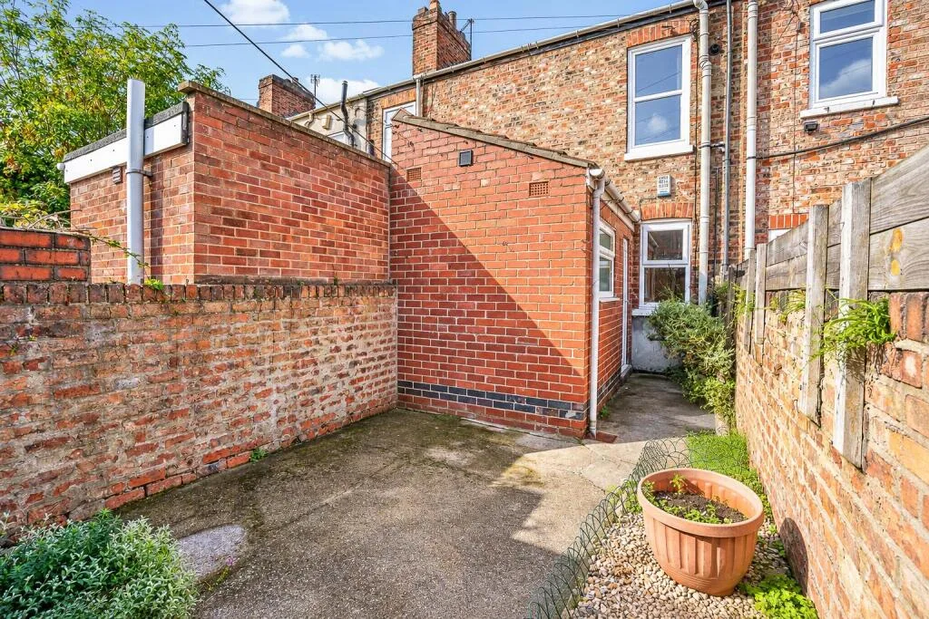 2 bedroom terraced house for rent
