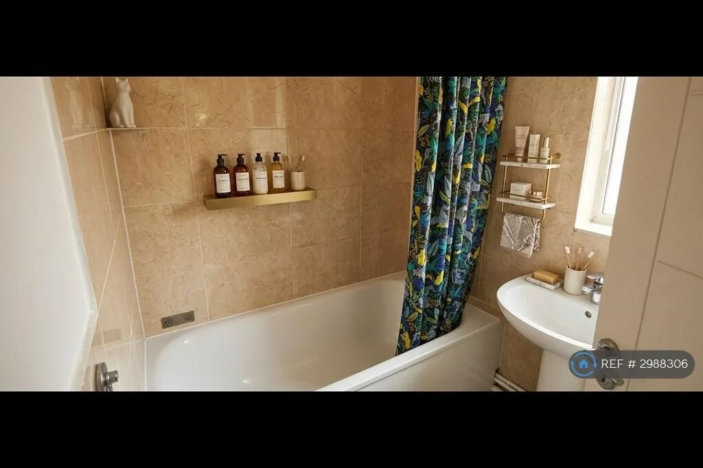 1 bedroom maisonette for rent