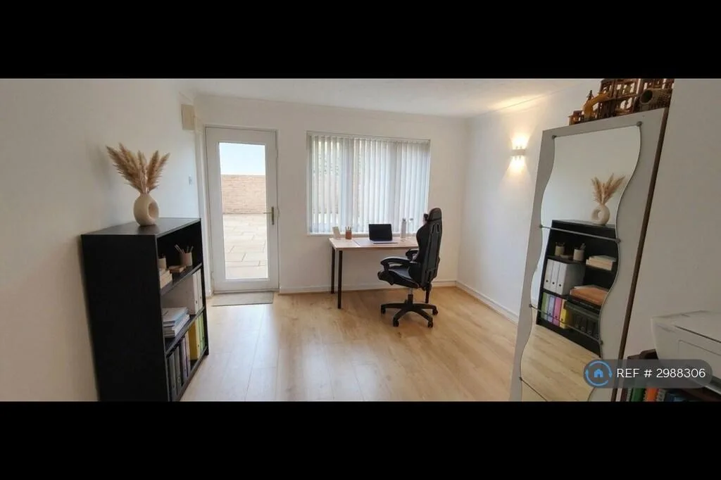 1 bedroom maisonette for rent