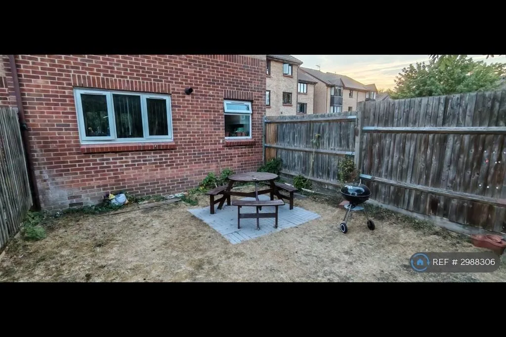 1 bedroom maisonette for rent