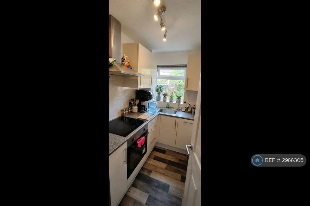 1 bedroom maisonette for rent