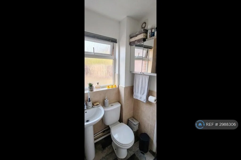 1 bedroom maisonette for rent