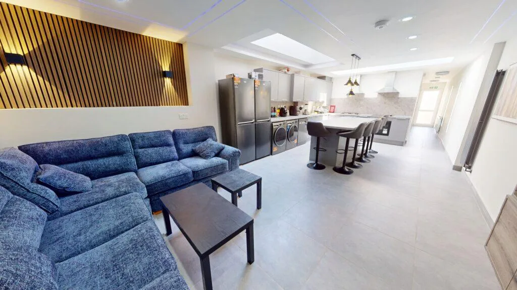 6 bedroom house for rent