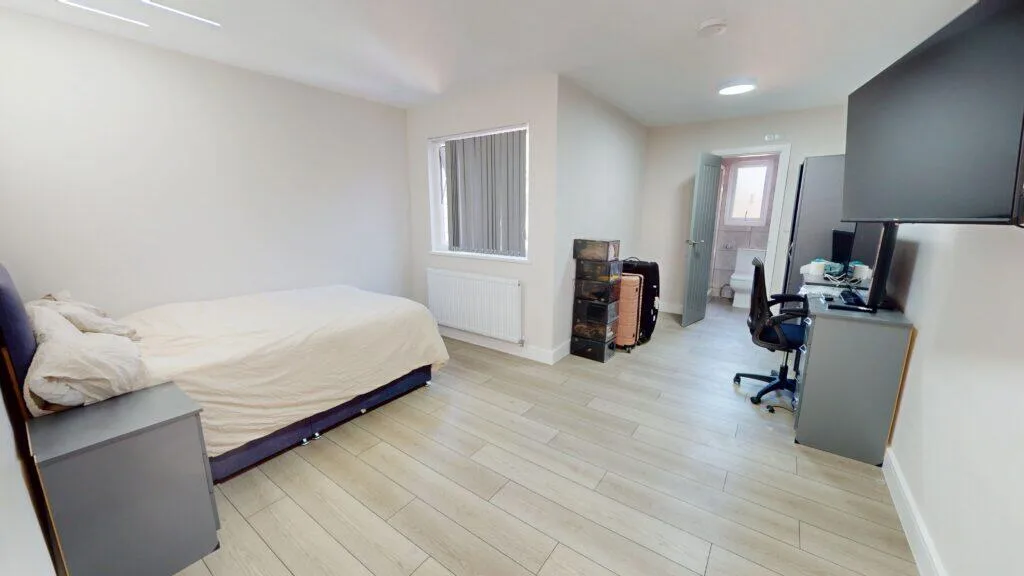 6 bedroom house for rent