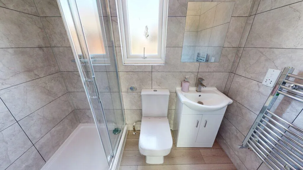 6 bedroom house for rent
