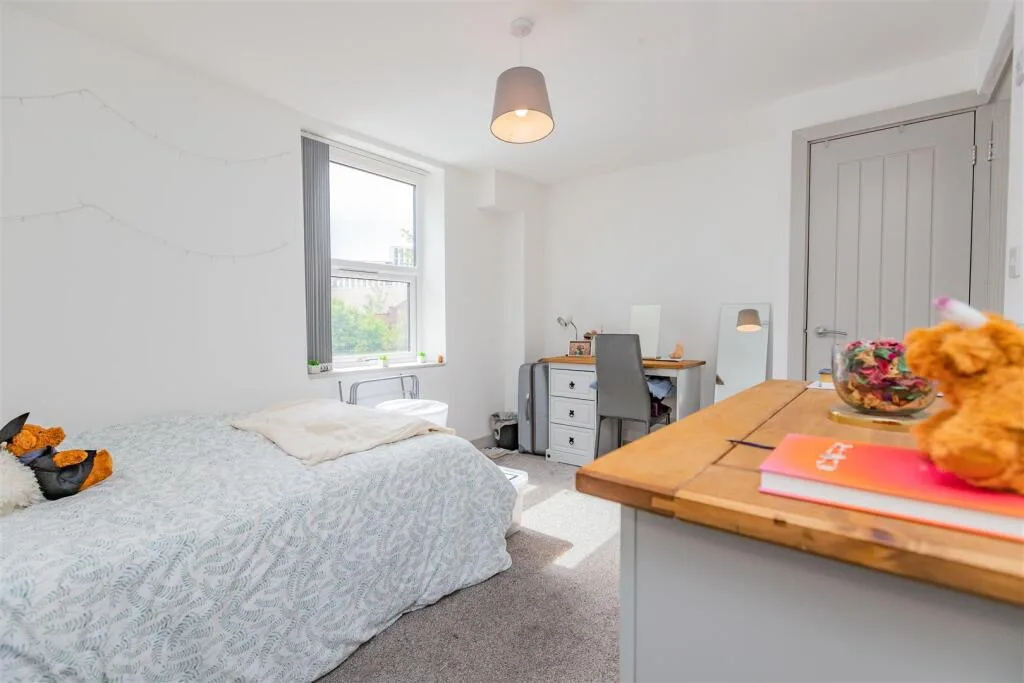 5 bedroom house for rent