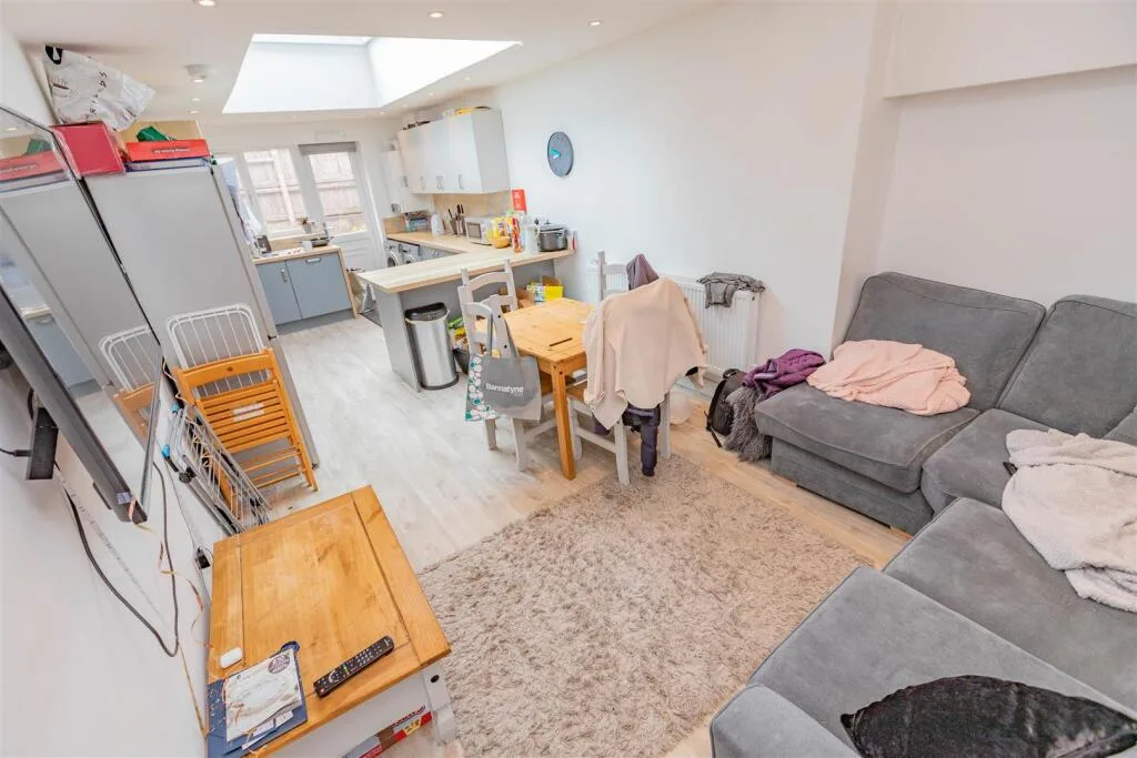 5 bedroom house for rent