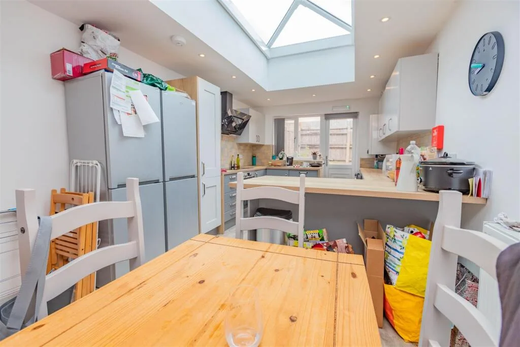 5 bedroom house for rent