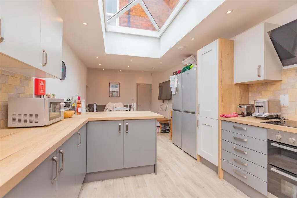 5 bedroom house for rent